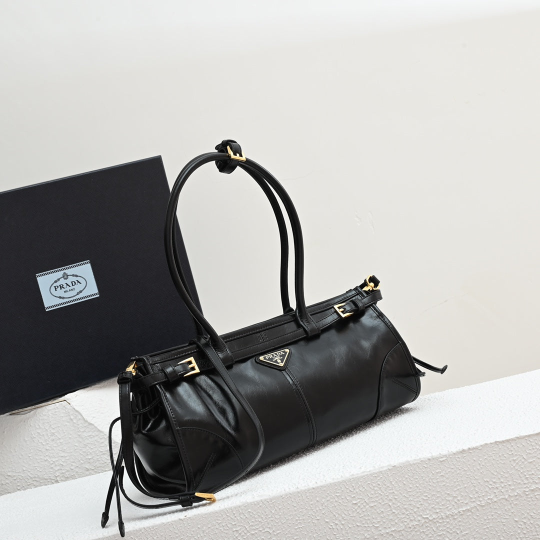 LuxSoft Medium leather handbag