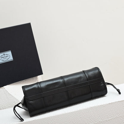 LuxSoft Medium leather handbag