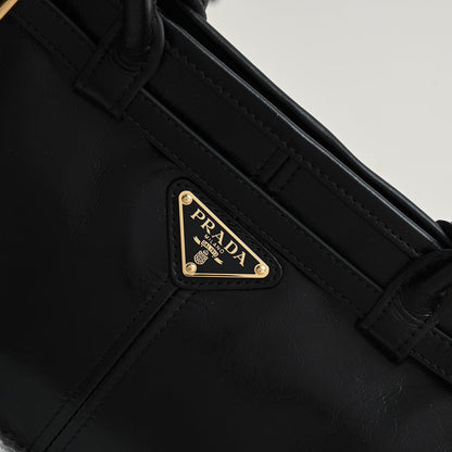 LuxSoft Medium leather handbag