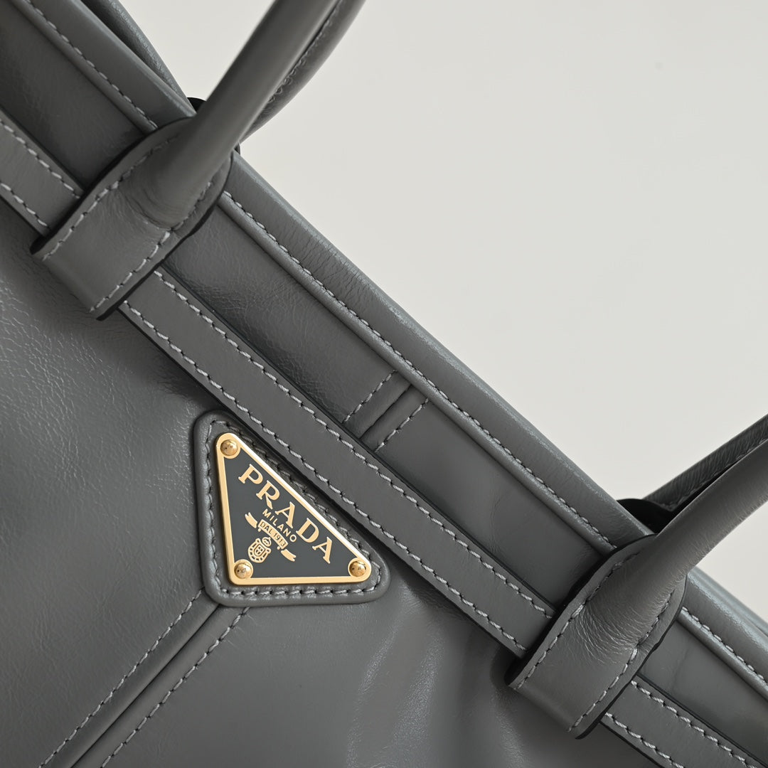 LuxSoft Medium leather handbag