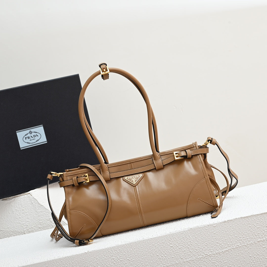 LuxSoft Medium leather handbag