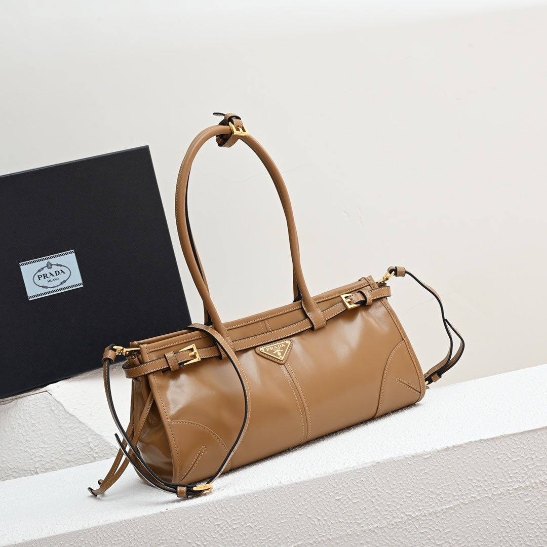 LuxSoft Medium leather handbag