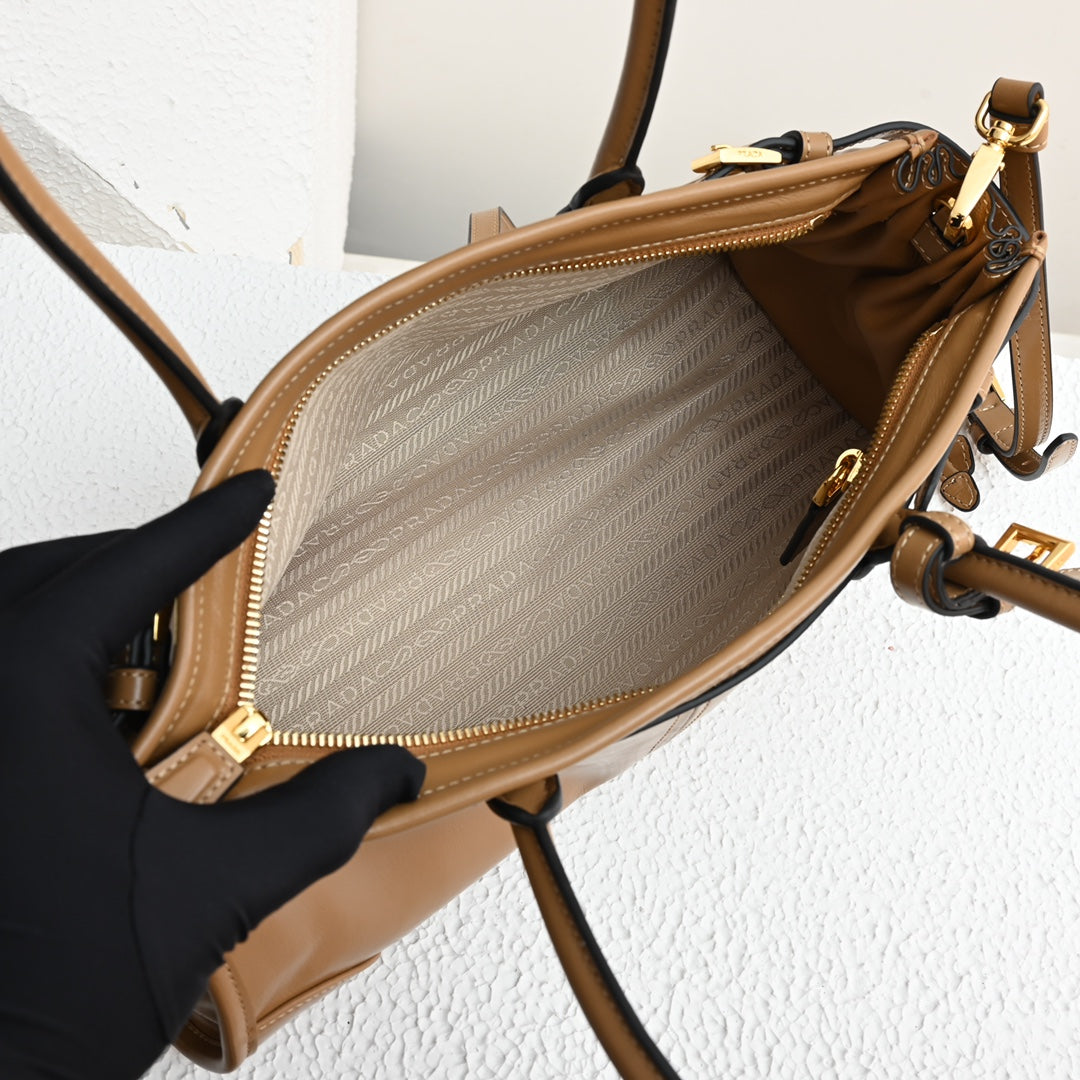 LuxSoft Medium leather handbag