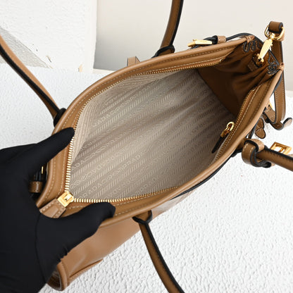 LuxSoft Medium leather handbag