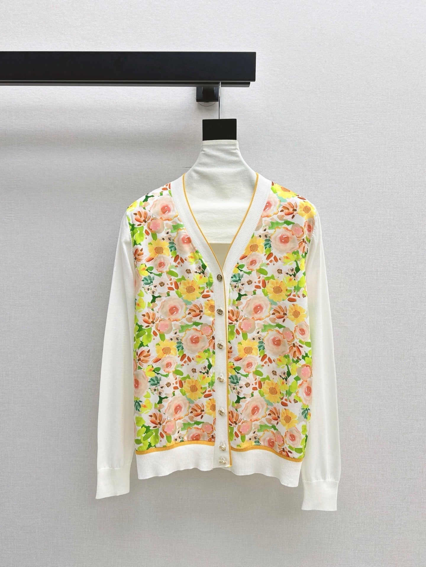 25ss knitted cardigan