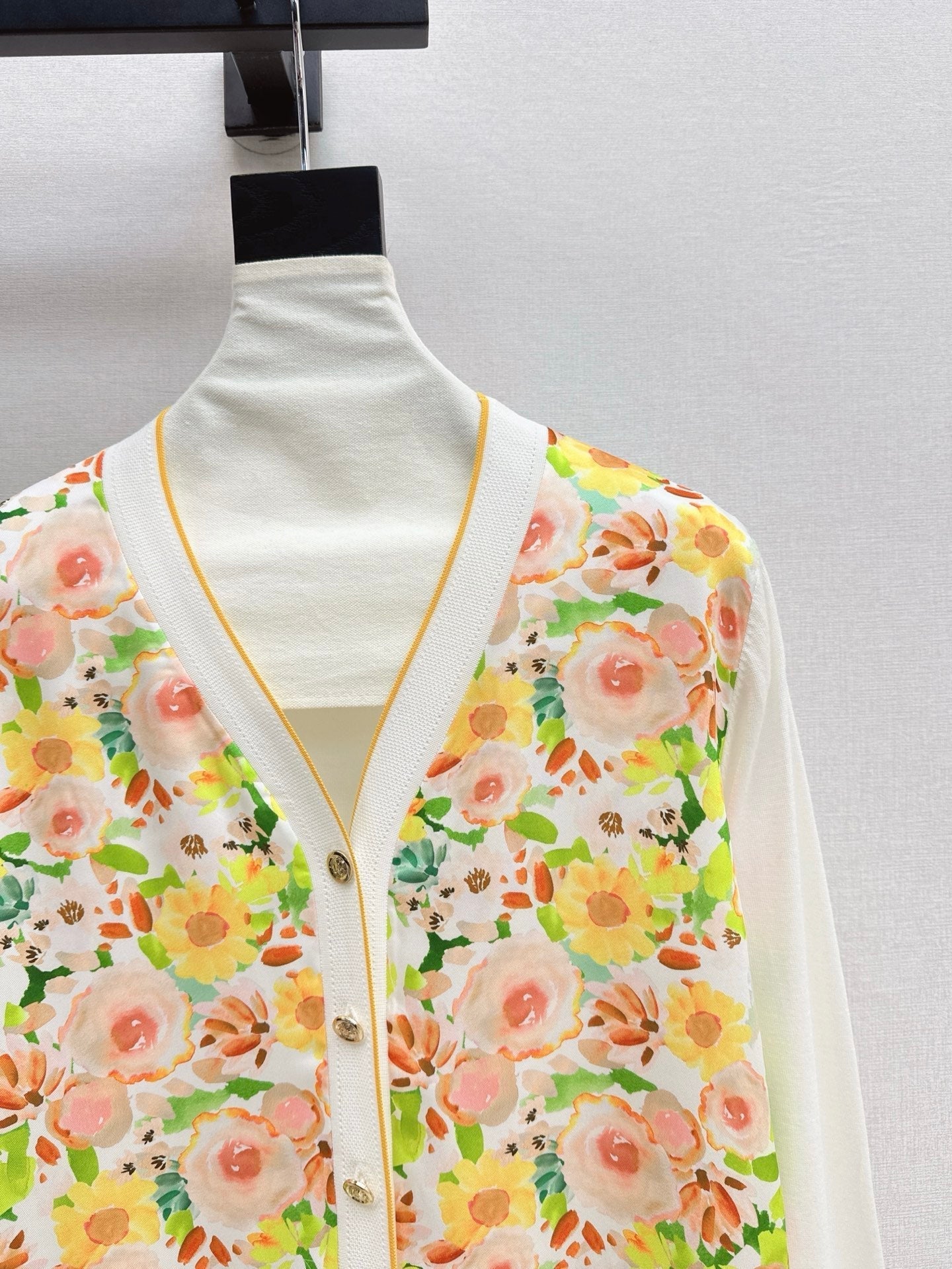 25ss knitted cardigan