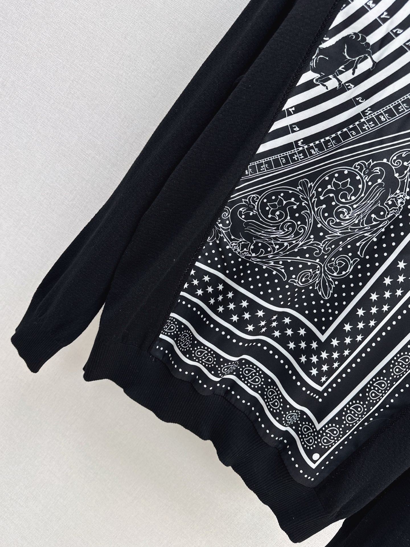 H 25ss knitted sweater