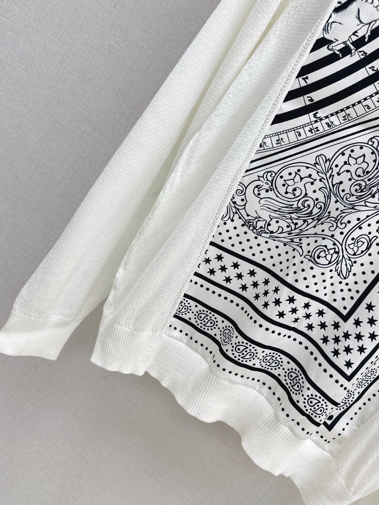 H 25ss knitted sweater