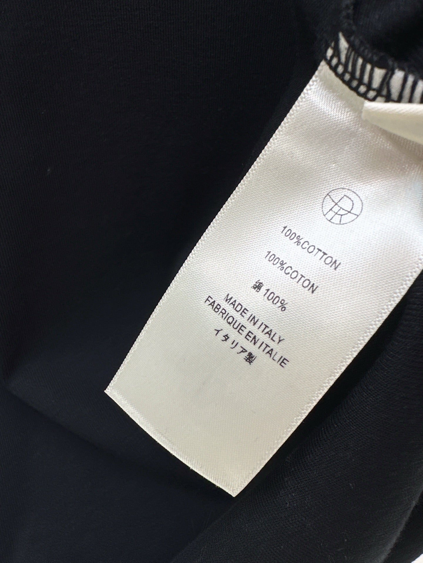 r 25ss v neck t-shirt