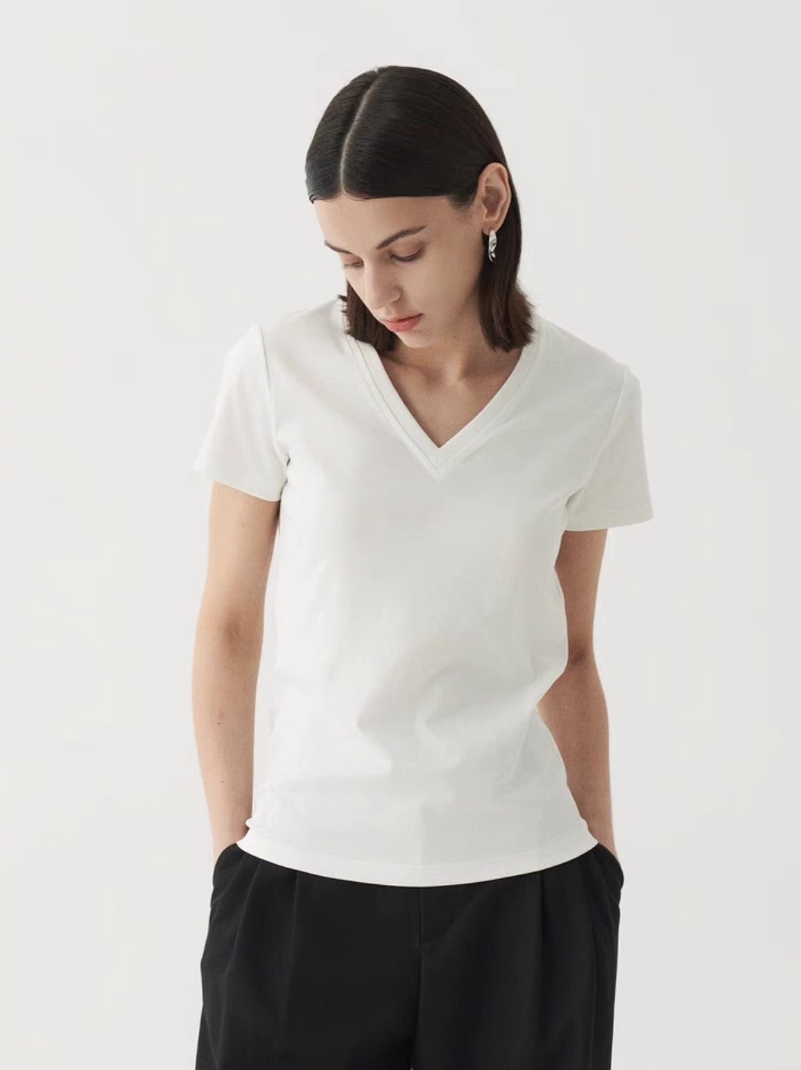 r 25ss v neck t-shirt