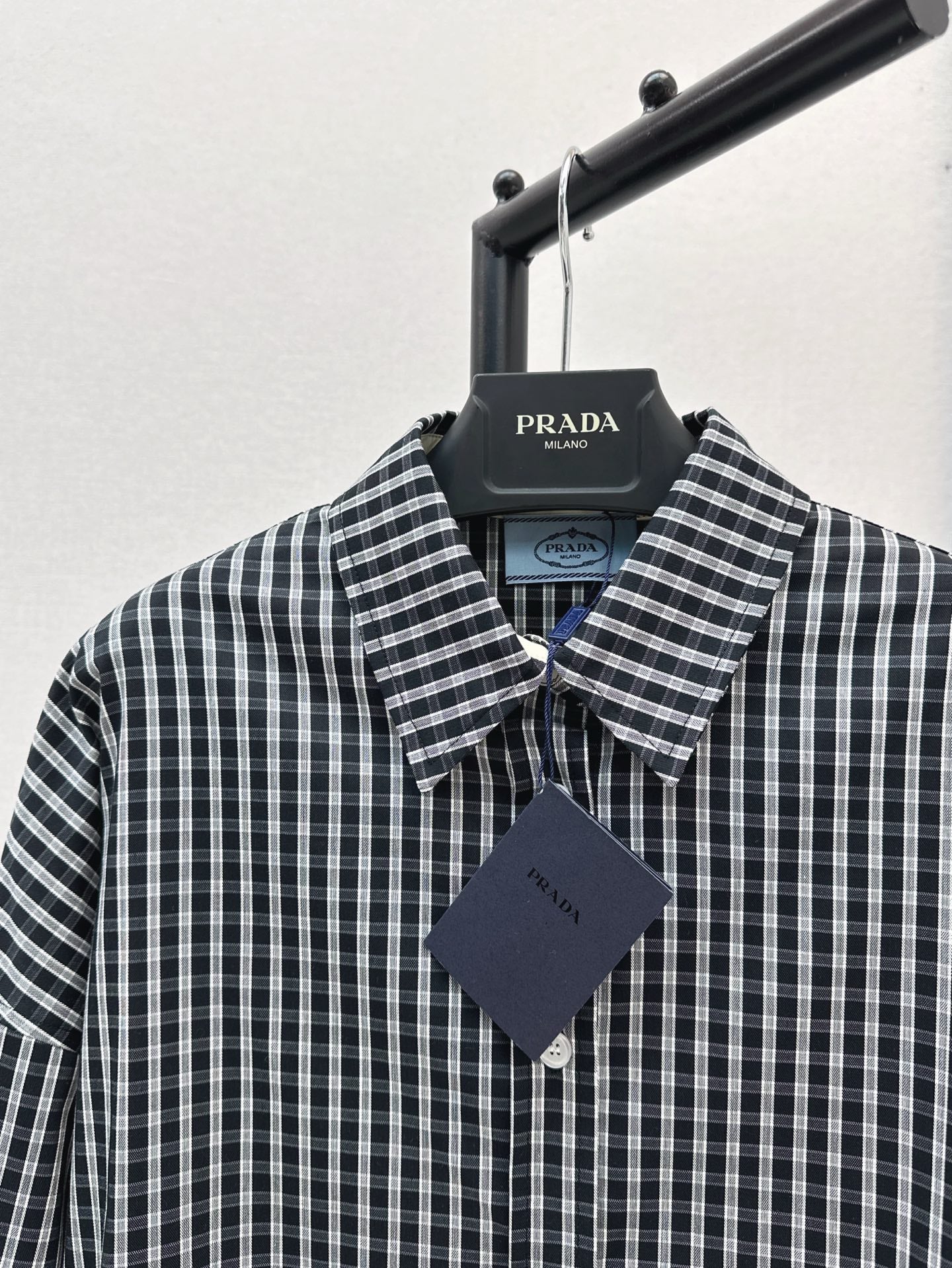 P 25ss loose fit buttons shirt