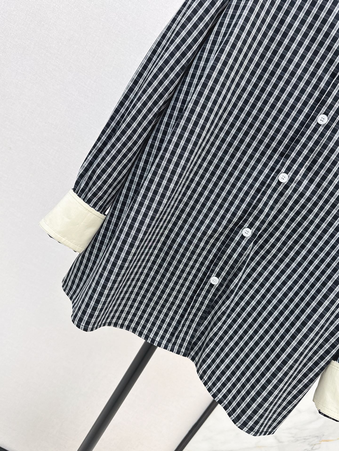 P 25ss loose fit buttons shirt