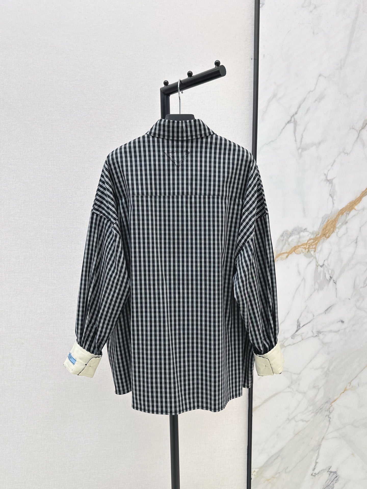 P 25ss loose fit buttons shirt