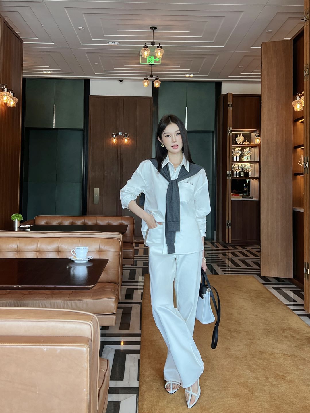 25ss embroidered jeans