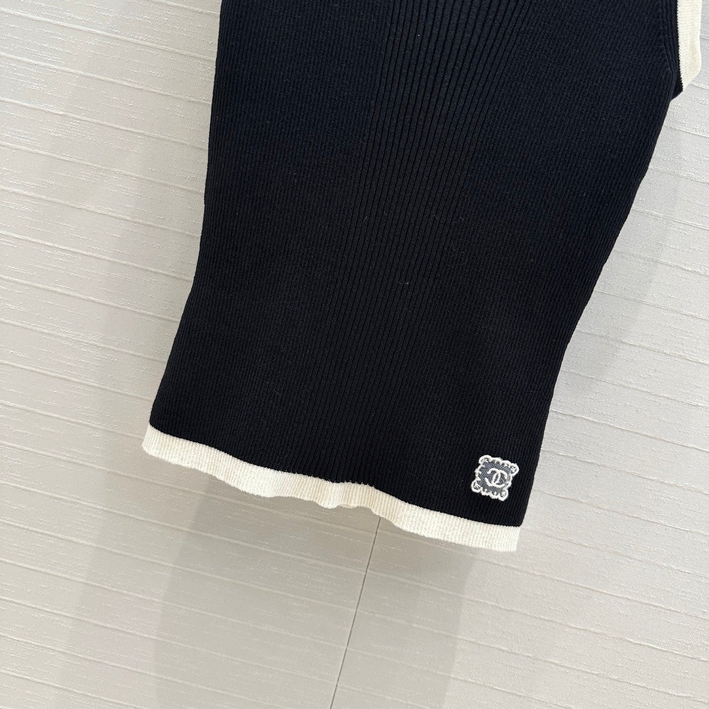 25ss knitted vest