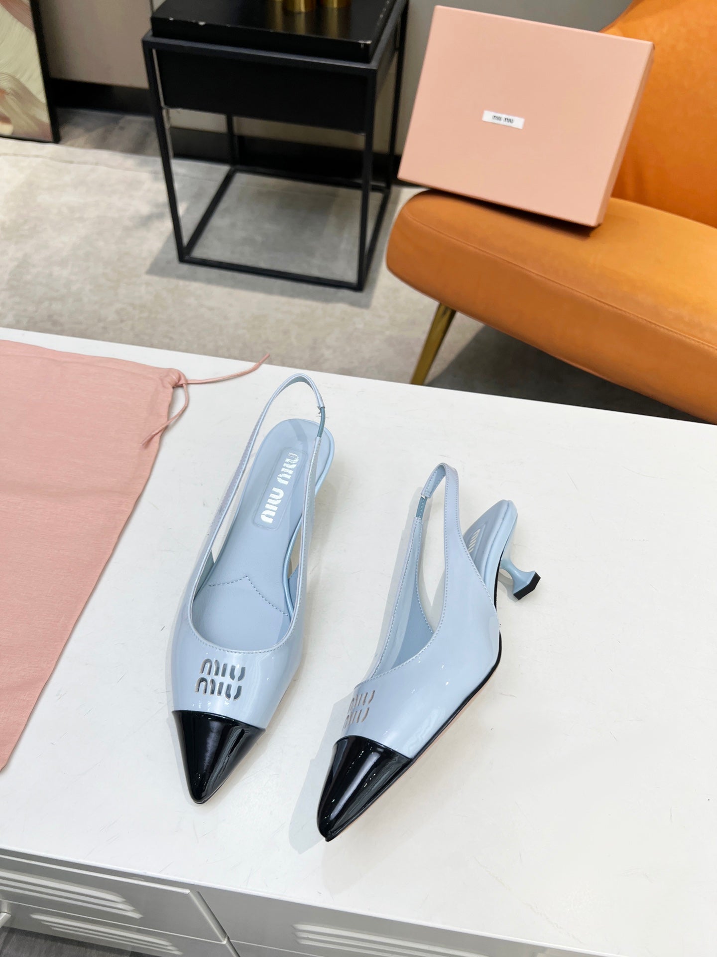 Slingback pump