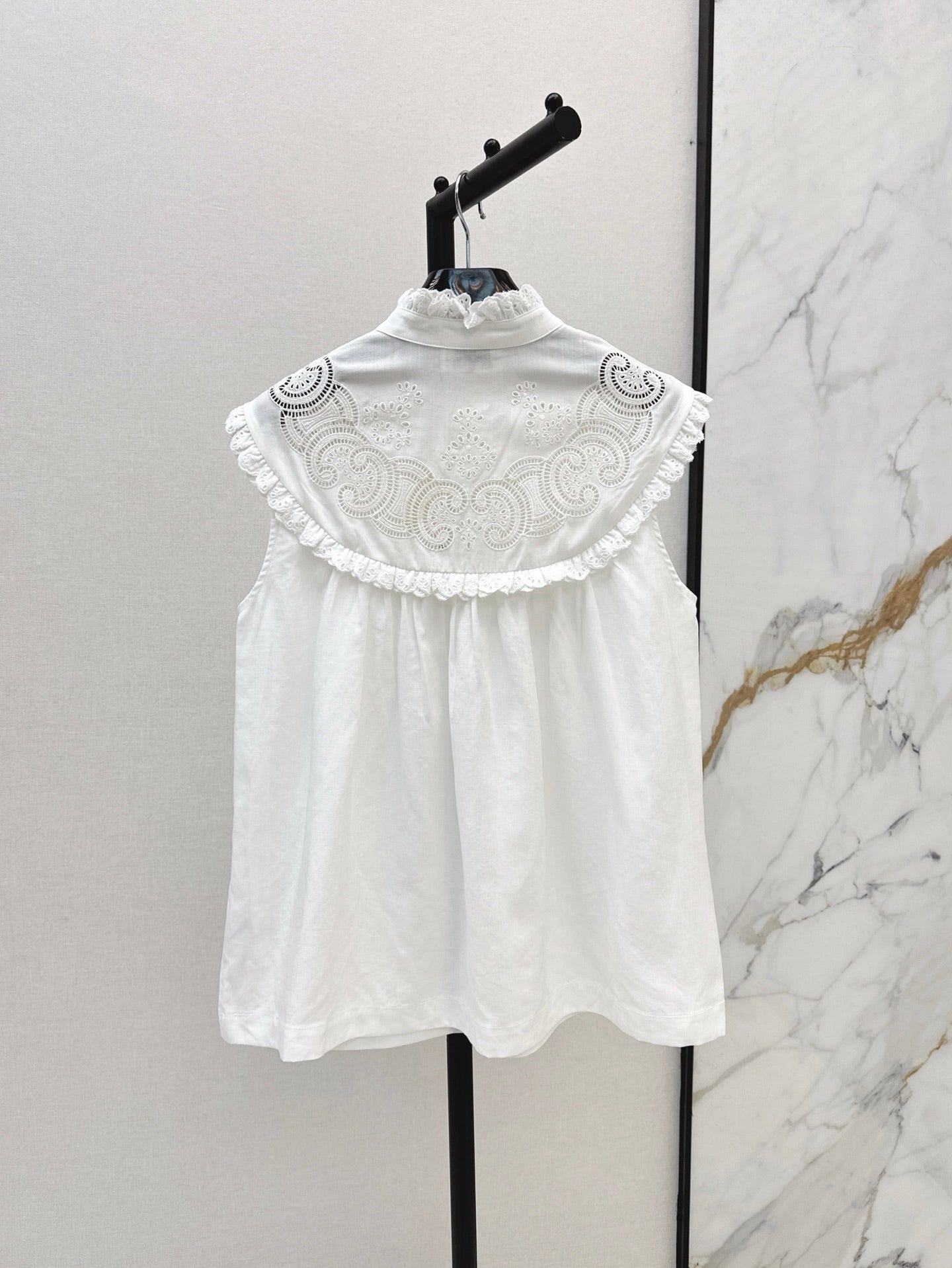 25ss hollow sleeveless shirt