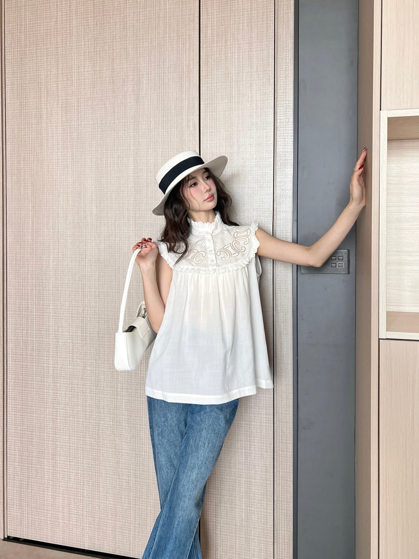 25ss hollow sleeveless shirt