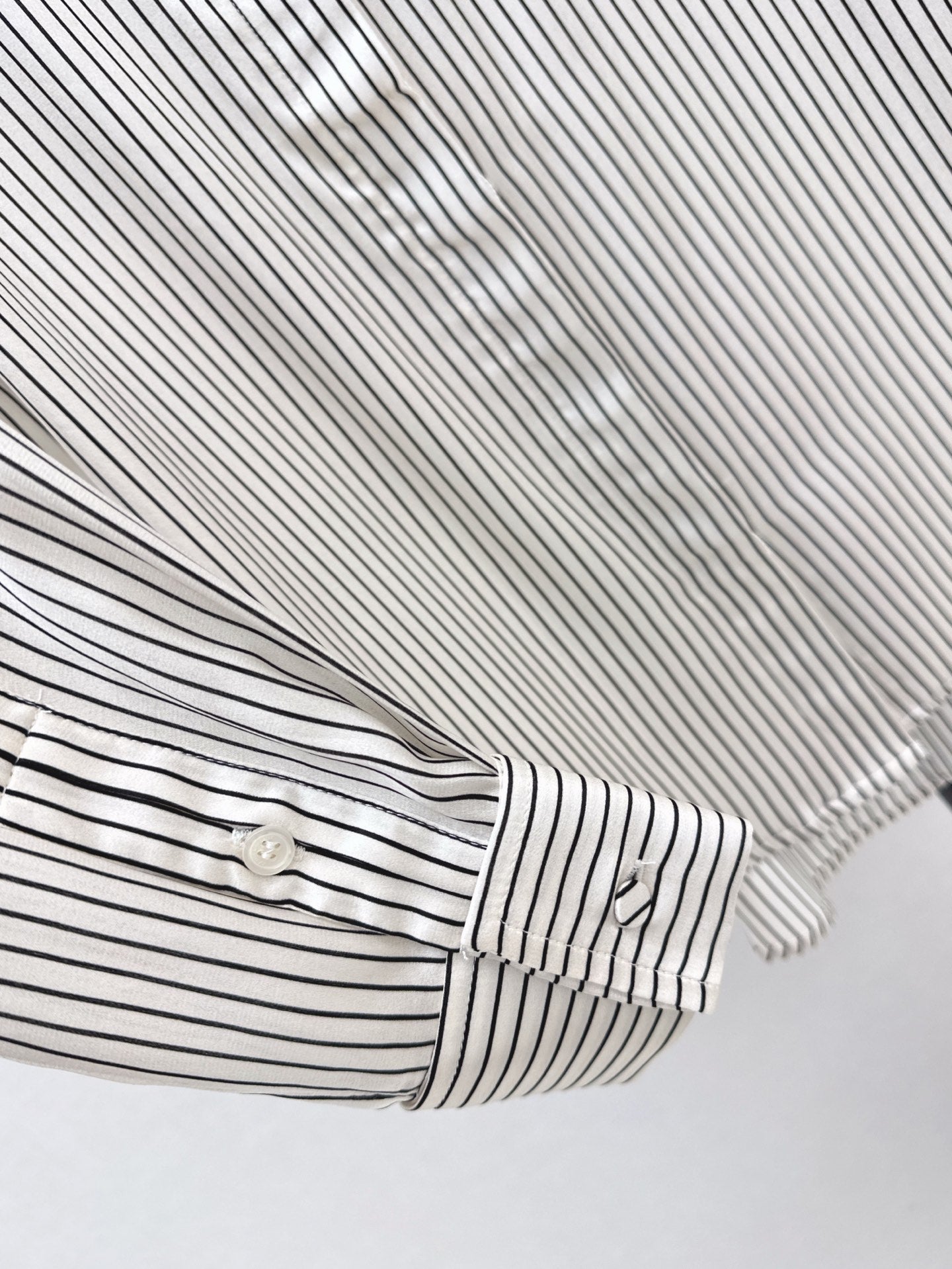 Sa 25ss Silk buttons shirt