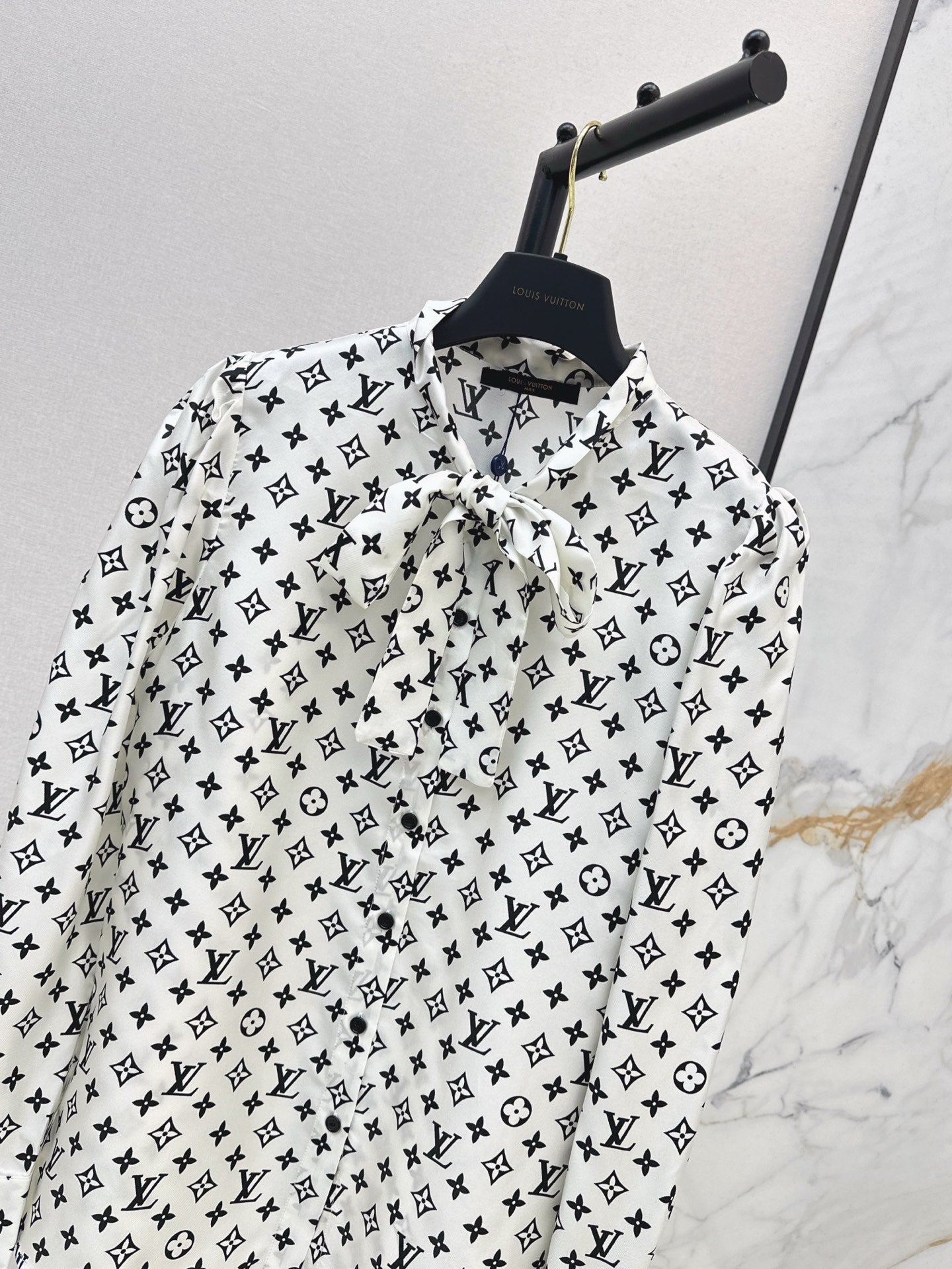 L 25ss silk buttons shirt