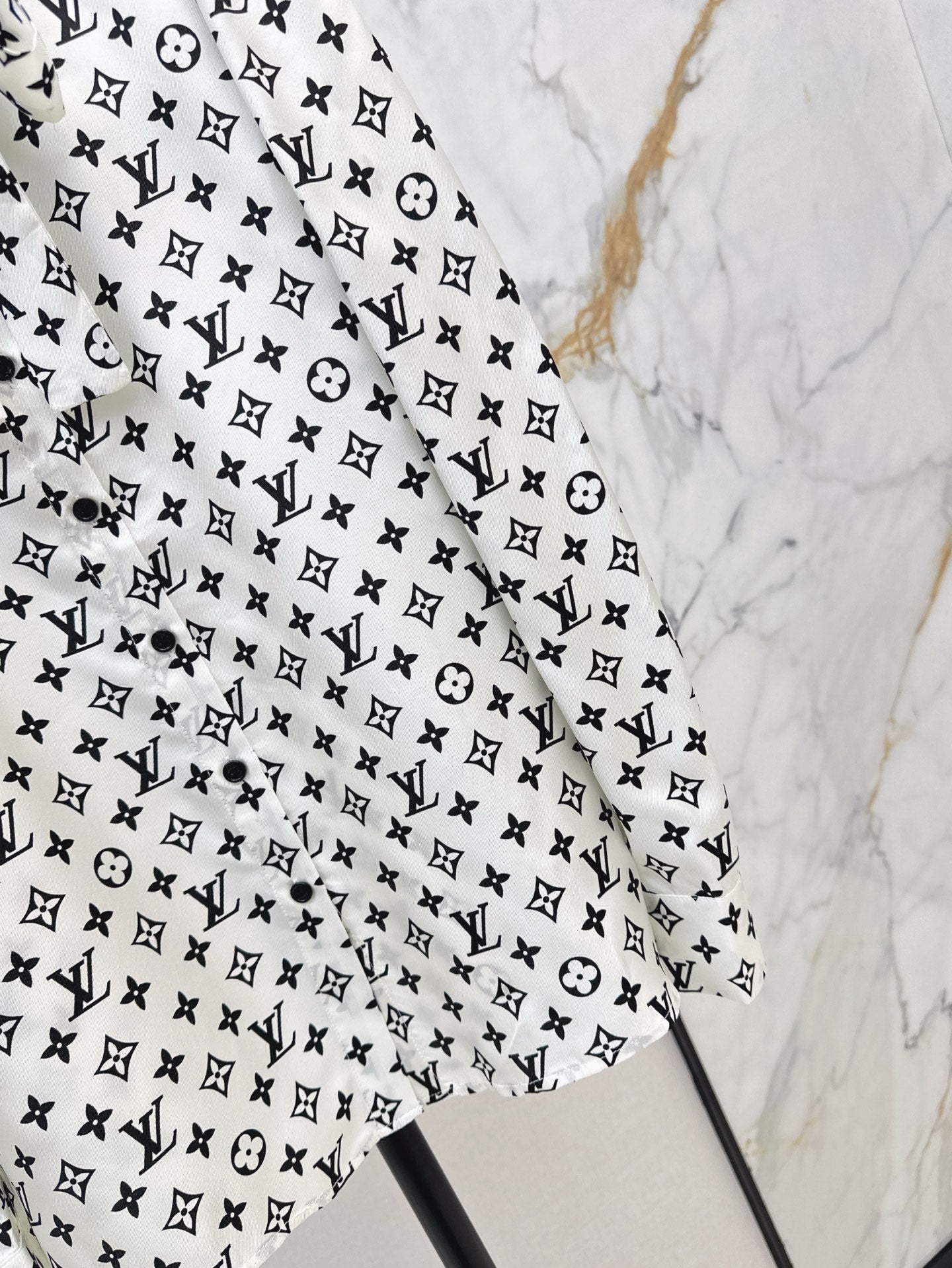 L 25ss silk buttons shirt