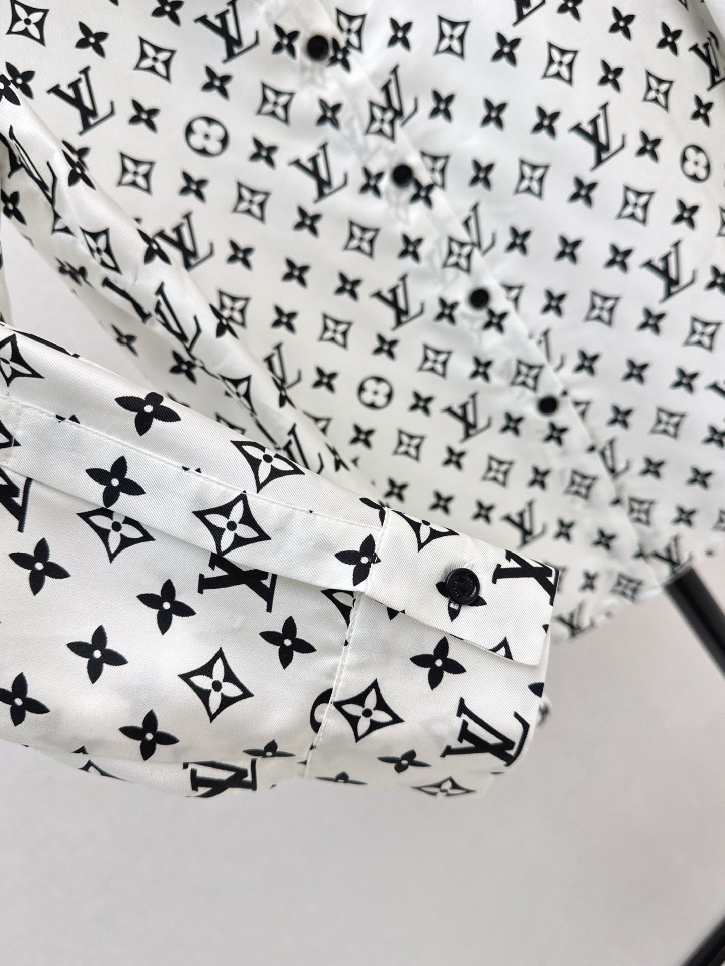 L 25ss silk buttons shirt