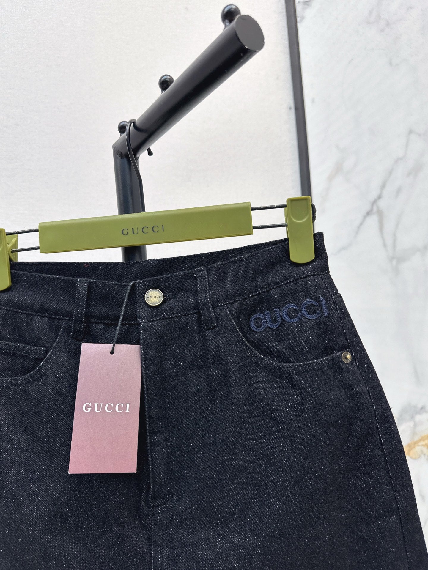 G 25ss embroidered denim short