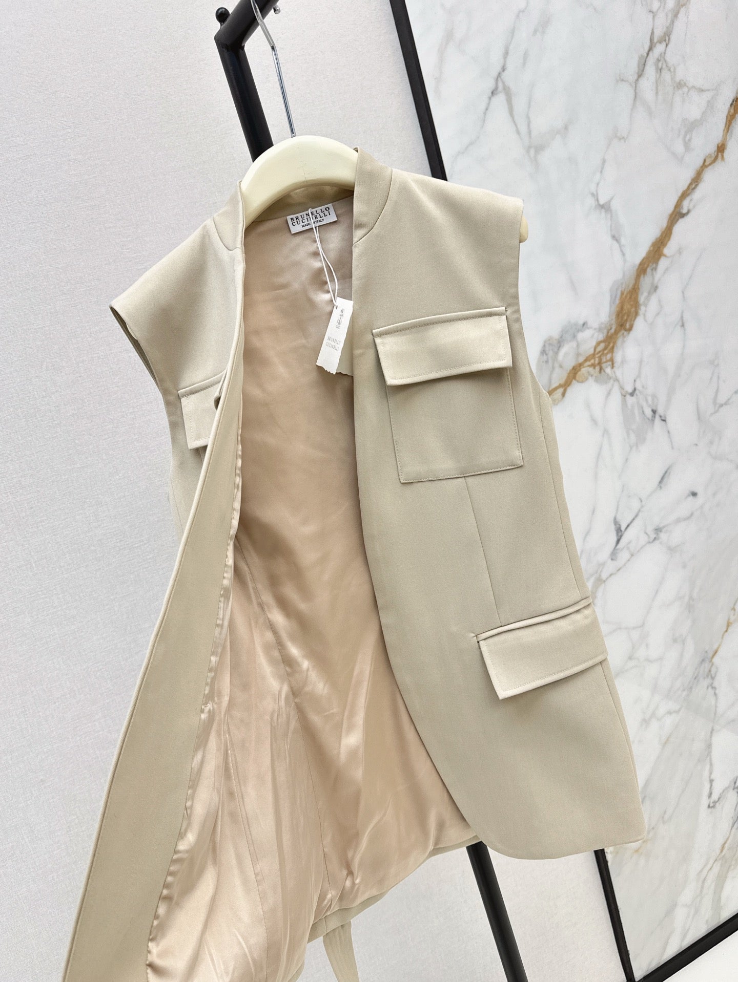 lo 25ss sleeveless coat