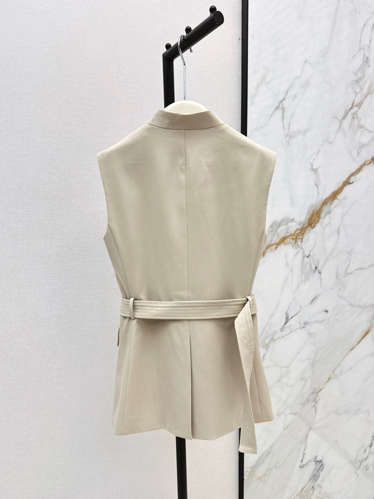 lo 25ss sleeveless coat
