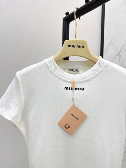m 25ss embroidered t-shirt