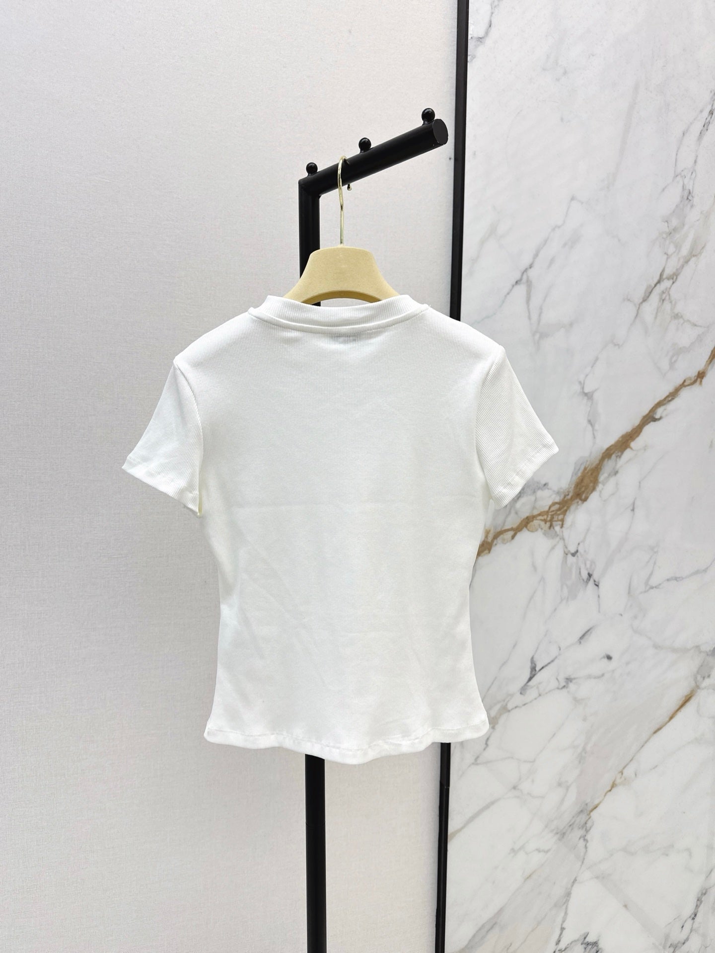 m 25ss embroidered t-shirt