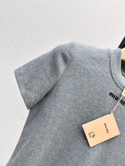 m 25ss embroidered t-shirt