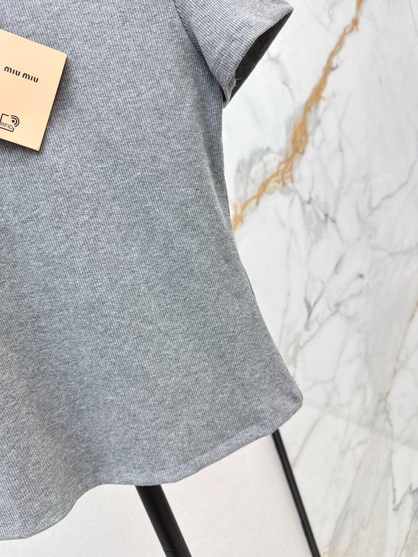 m 25ss embroidered t-shirt