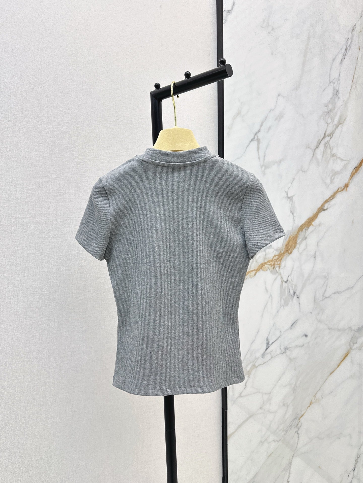 m 25ss embroidered t-shirt