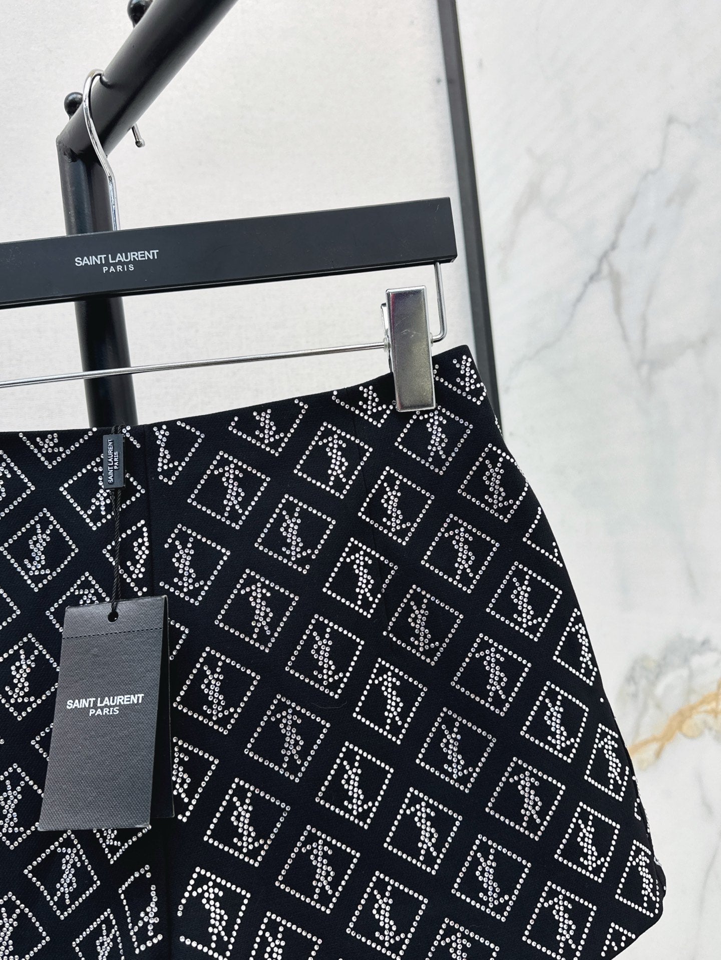 25ss rhinestone short