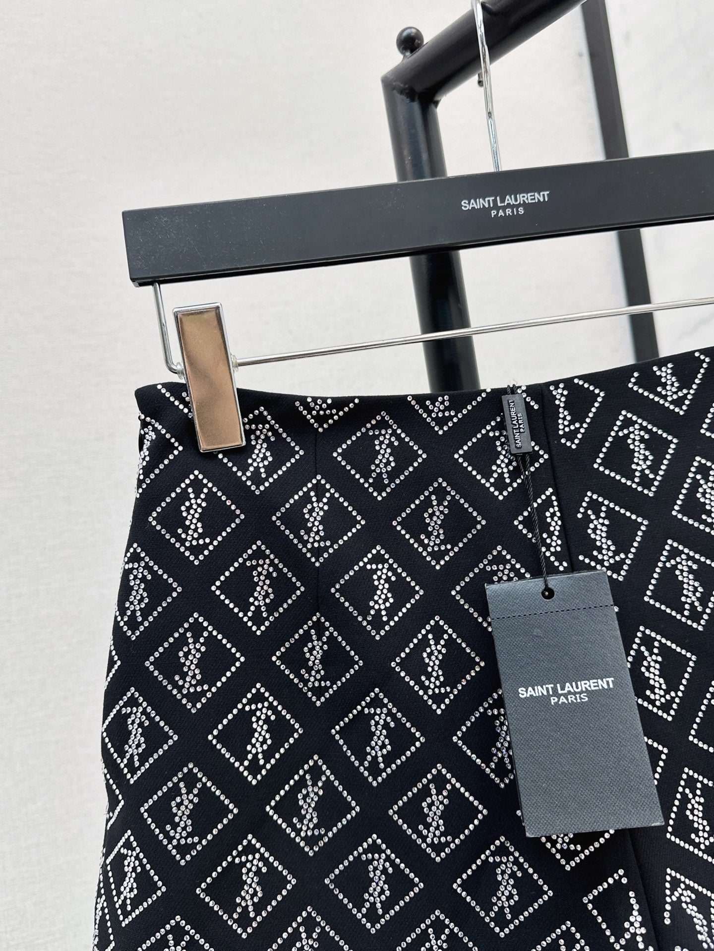 25ss rhinestone short