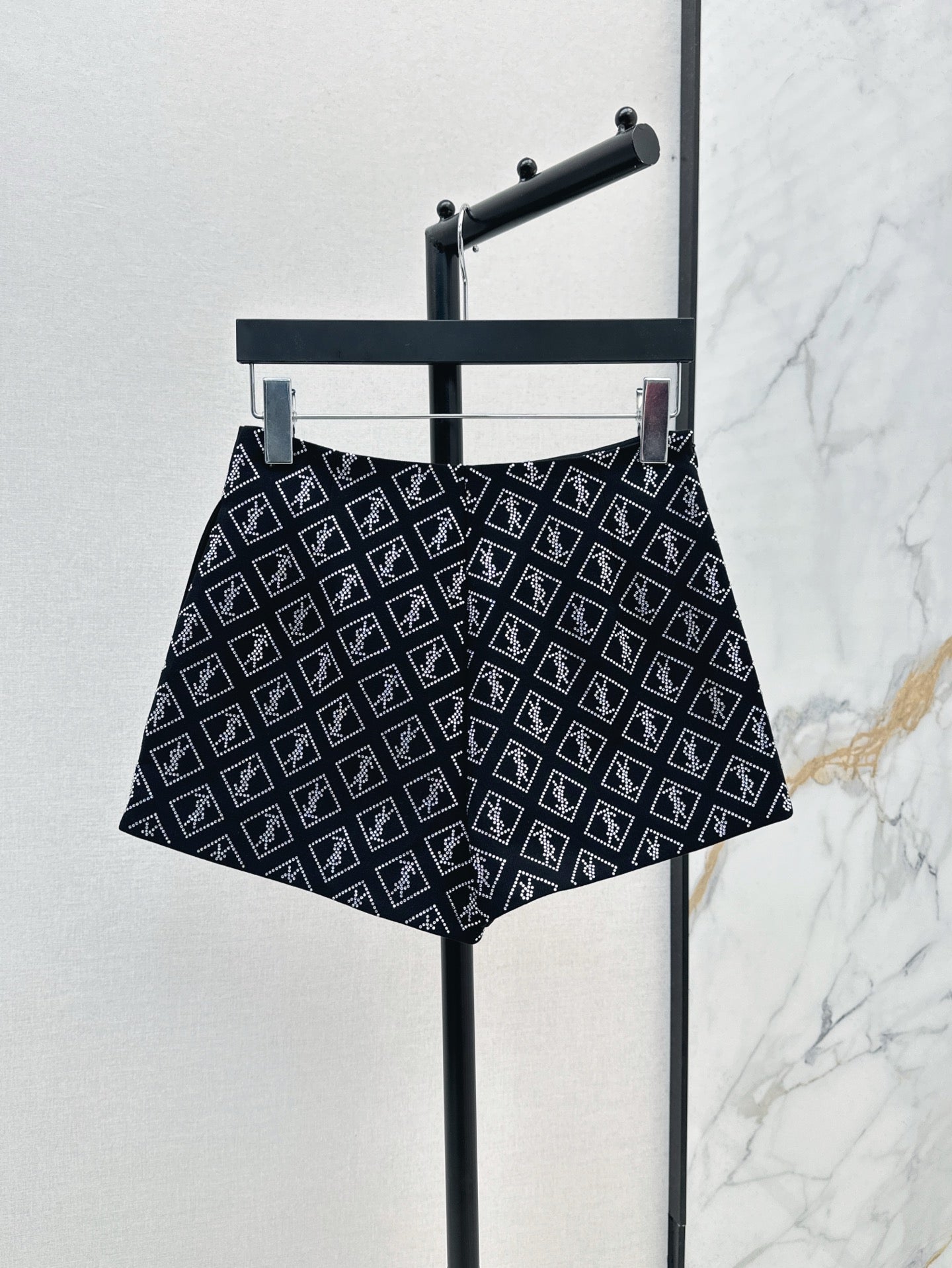 25ss rhinestone short