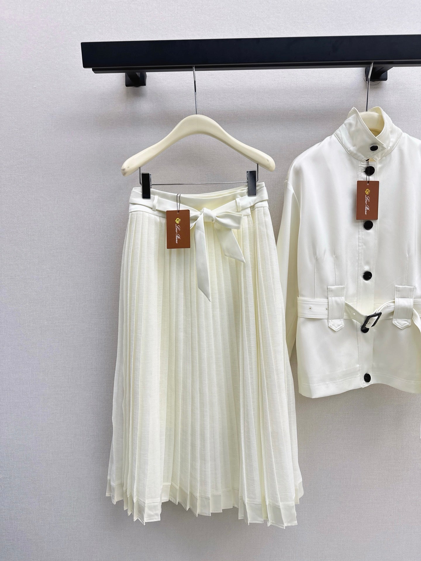 Lo 25ss coat skirt suit