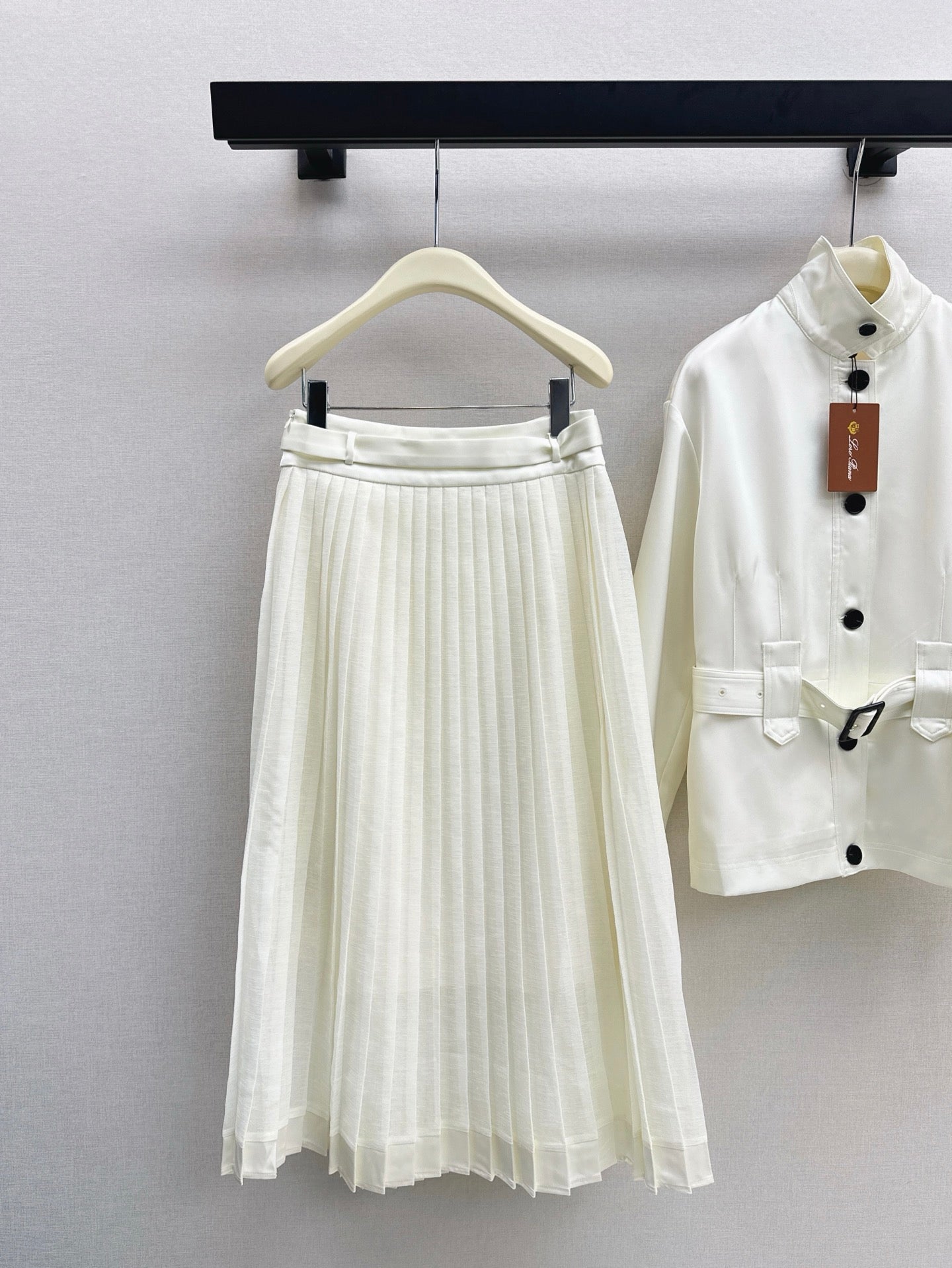 Lo 25ss coat skirt suit