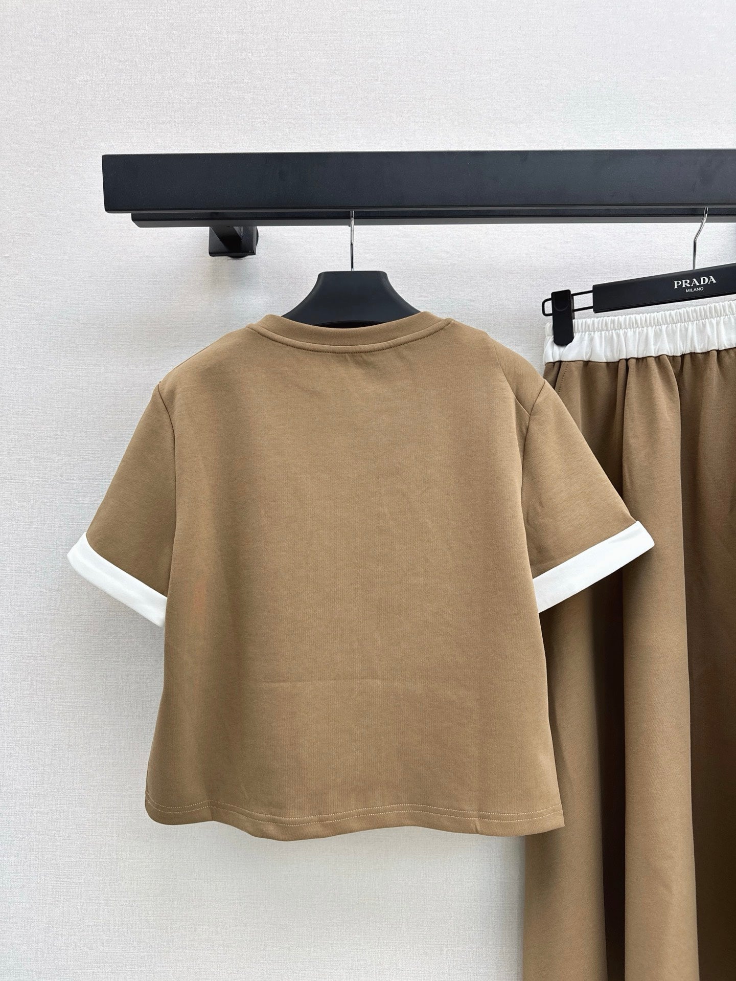 P 25ss tee skirt suit