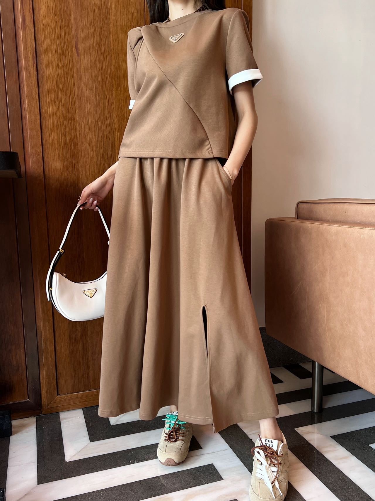 P 25ss tee skirt suit