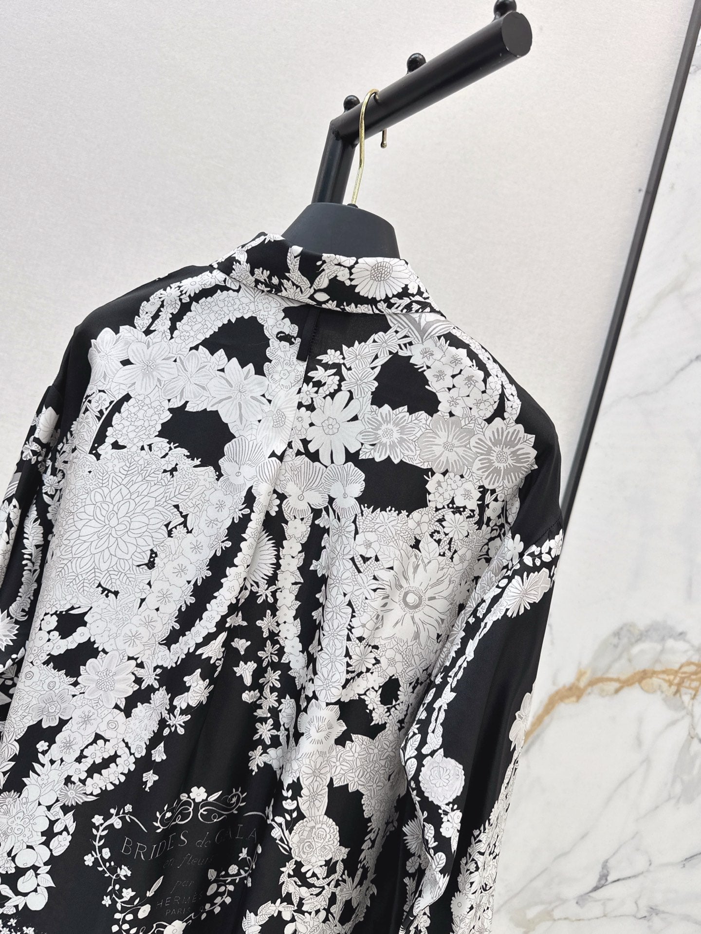 H 25ss Silk buttons shirt