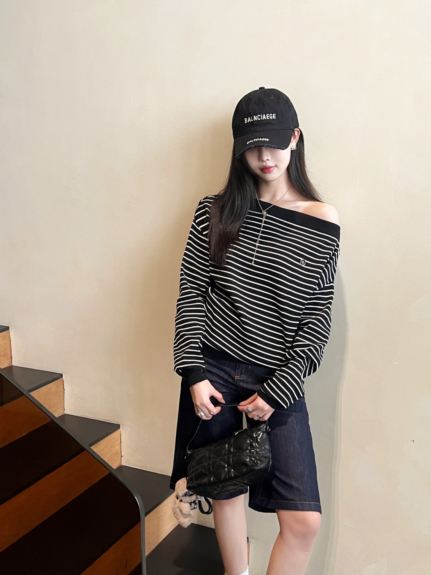 25SS Off-shoulder knitted shirt