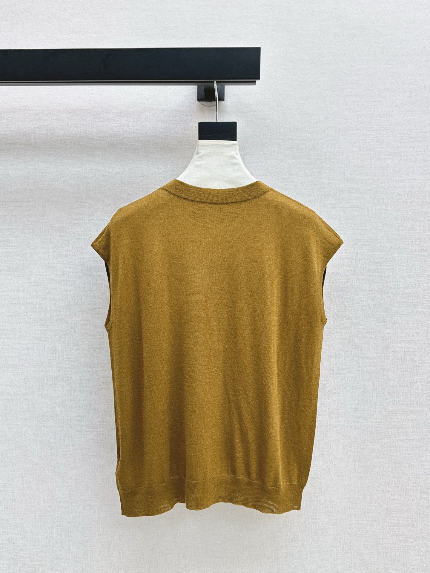 25ss knit sleeveless