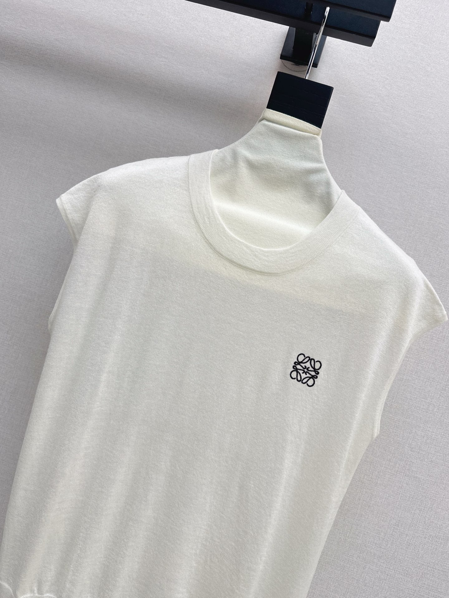 25ss knit sleeveless