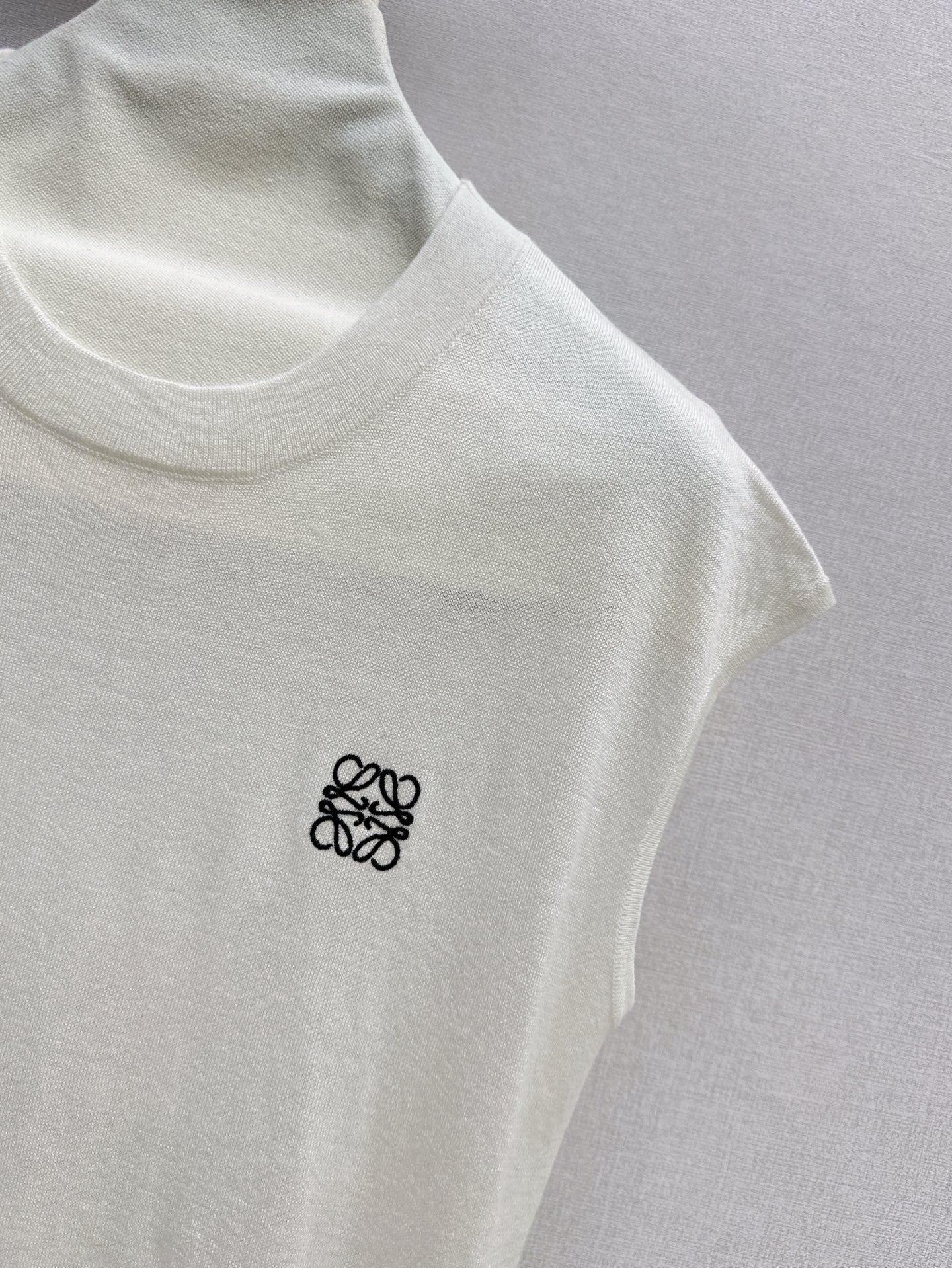 25ss knit sleeveless