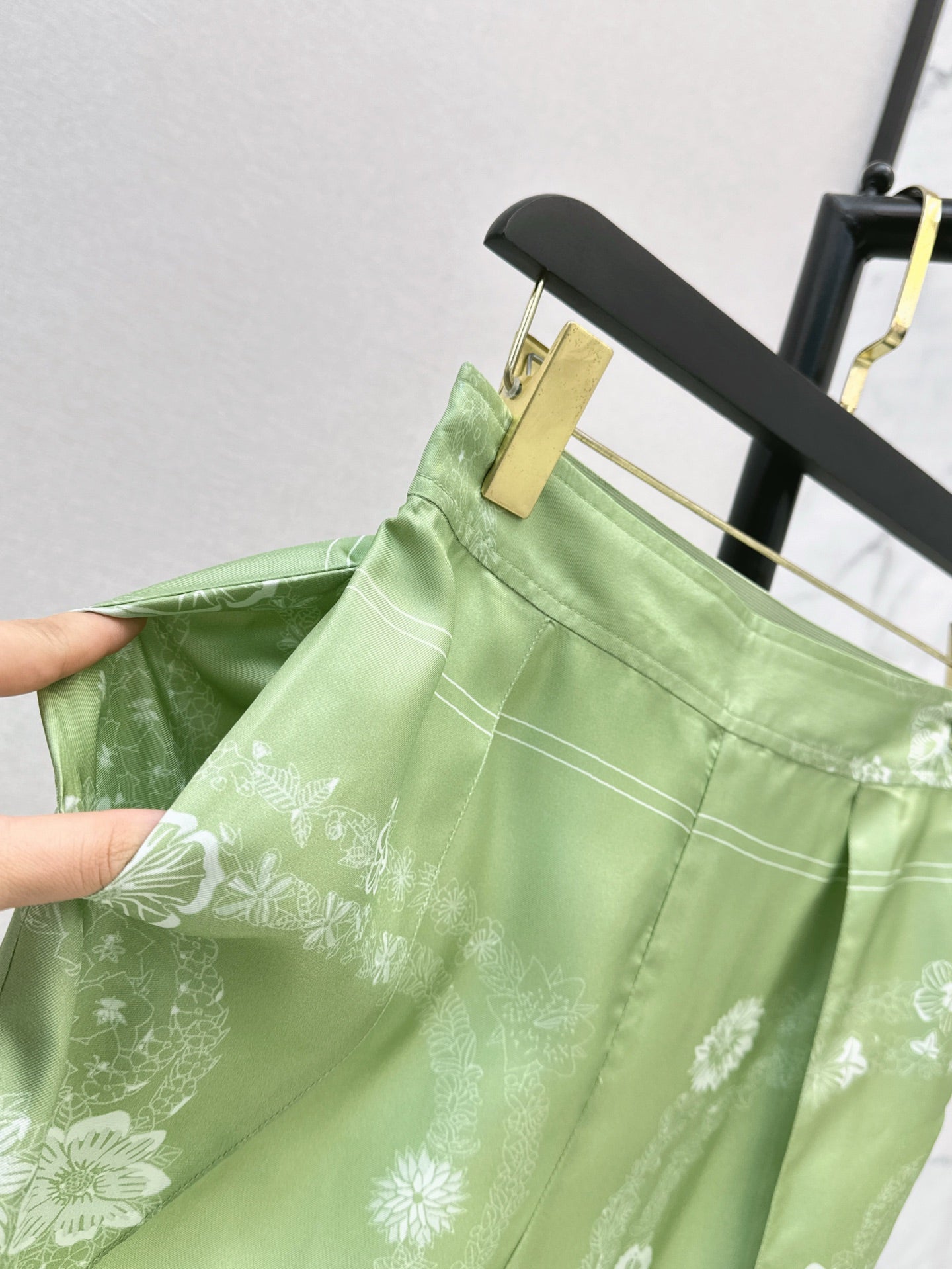 25ss silk wide-leg pants