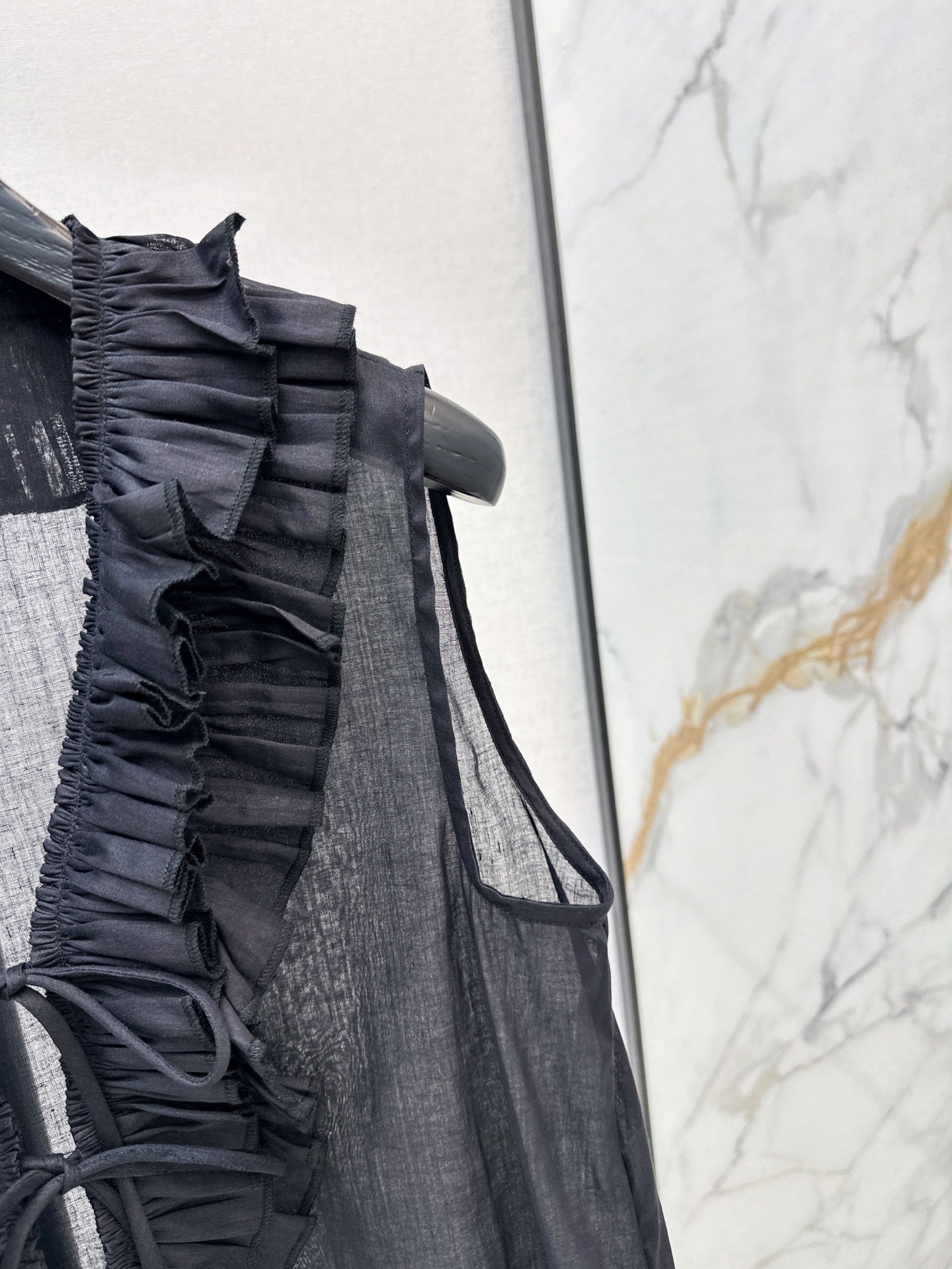 25ss linen ruffle vest