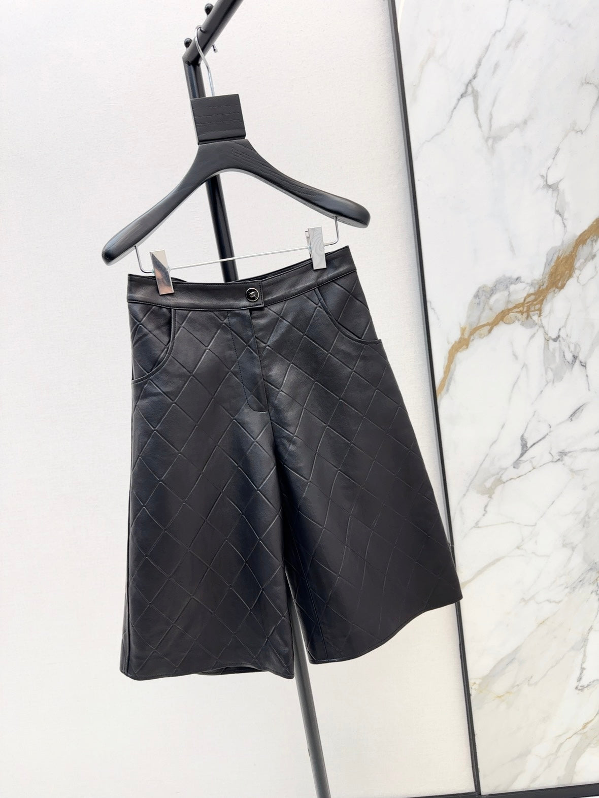 25ss genuine leather shorts