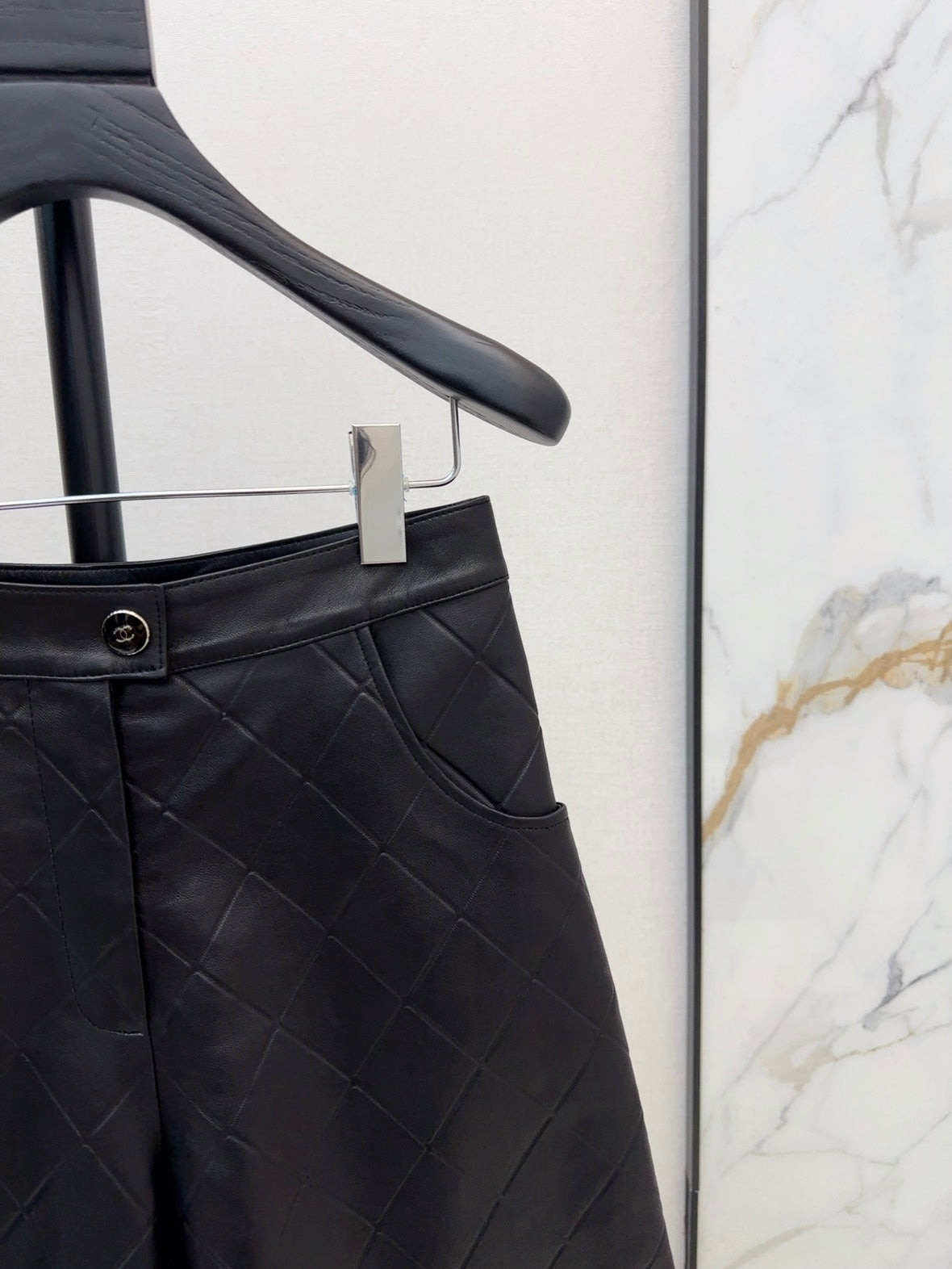 25ss genuine leather shorts